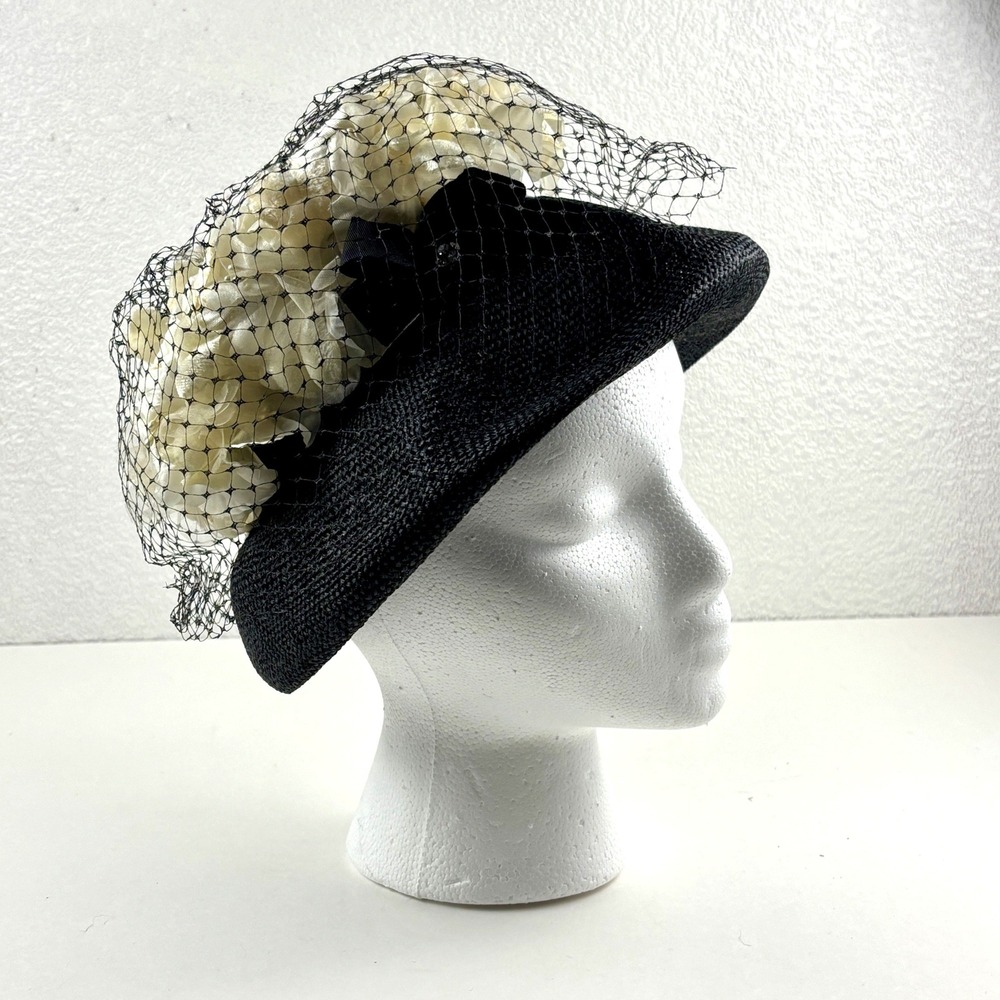 Vtg Pillbox Hat‎ Womens OS Black White Vintage Floral Veil Straw MCM 50's 60's
